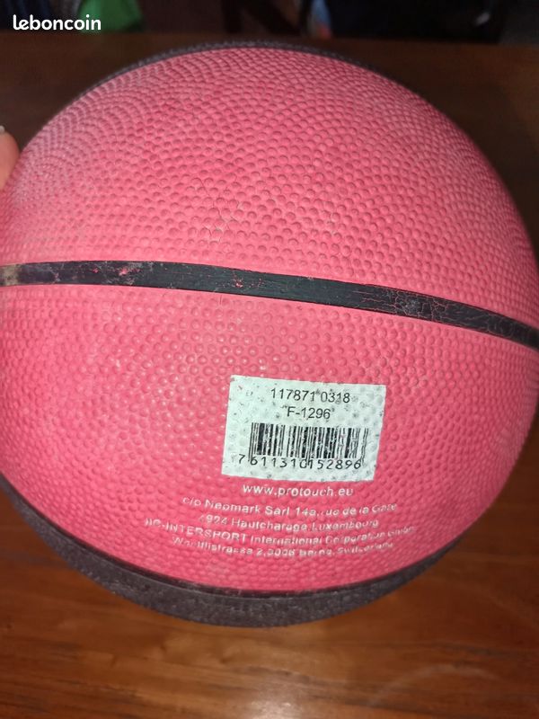 Urgent Ballon basket très peu utilisé (image 2)