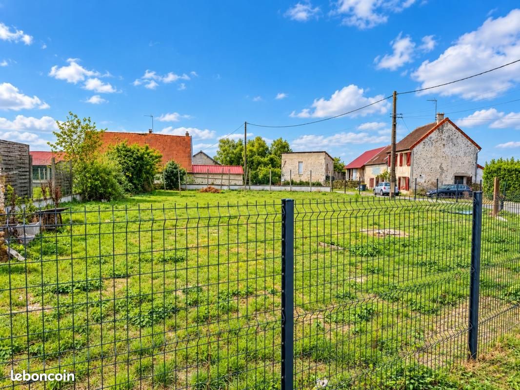 Terrain 560 m² · à Courboin · 27 000 €