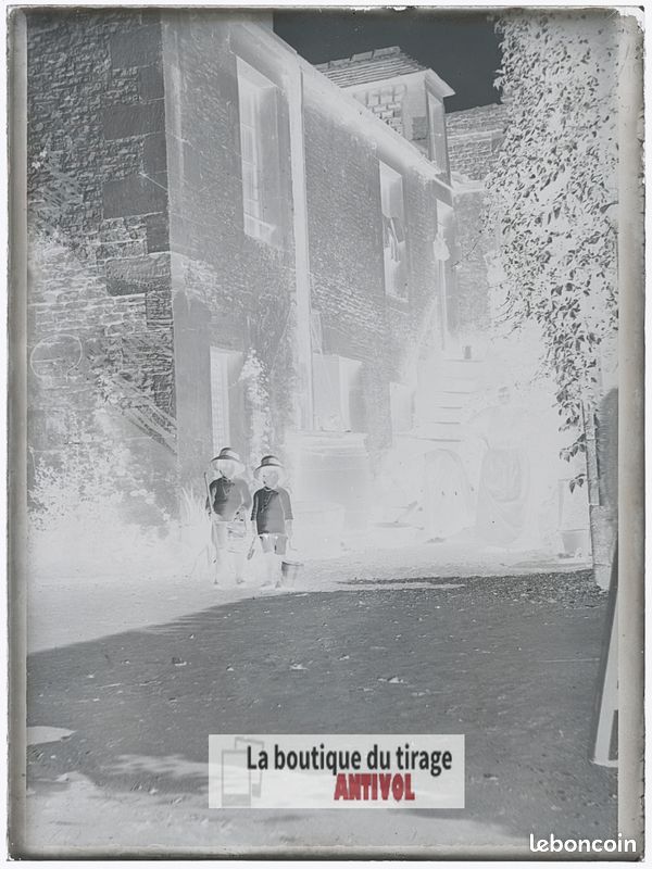 Ancienne Plaque De Verre Photo 10x15 Cm - Oyonnax, Enfants Et Kiosque - N&B Original