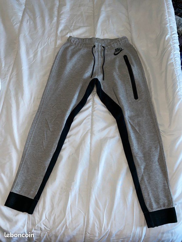 NOUVEAUTÉ beau bas de jogging “ NIKE ” modèle WMNS TECH FLEECE