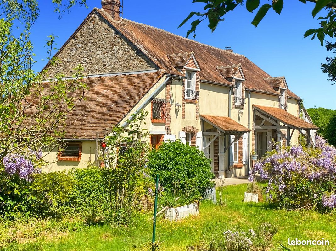 Maison 8 pièces 196 m² · à Courtenay · 196 m² · 268 000 €