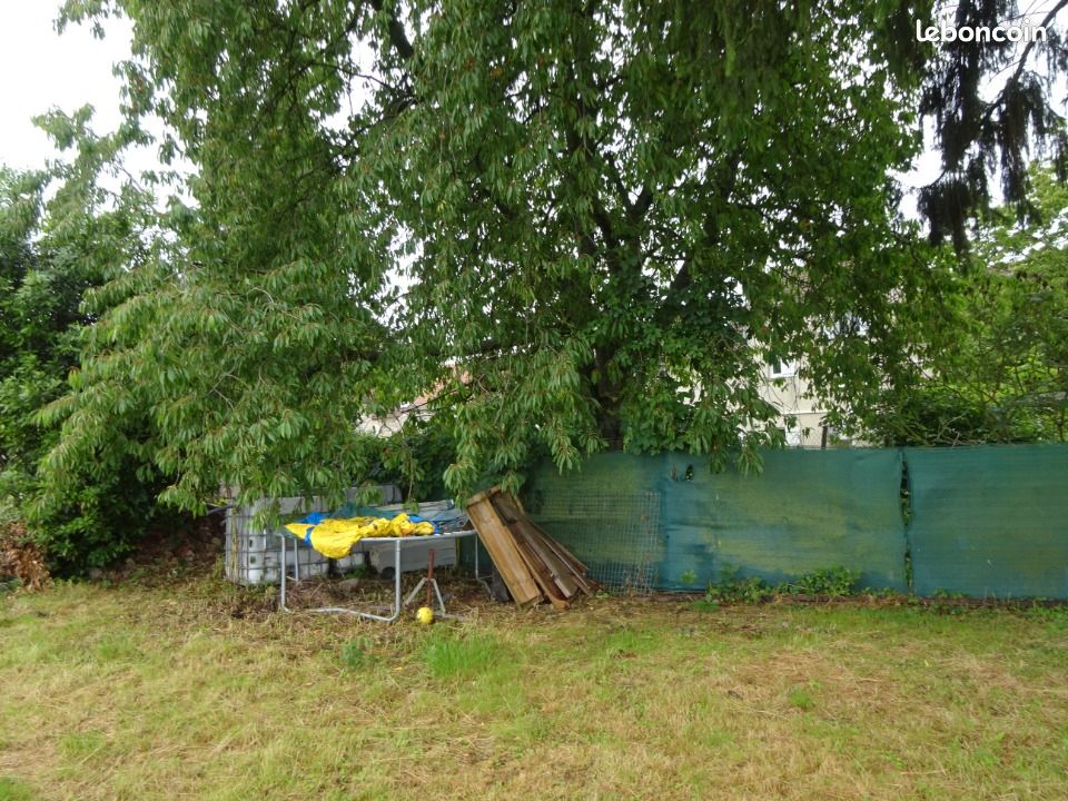 Terrain 910 m² · à Garches · 1 080 000 €