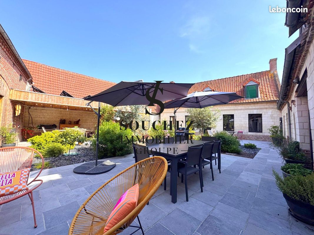 Maison 9 pièces 275 m² · à Acq · 275 m² · 599 900 €
