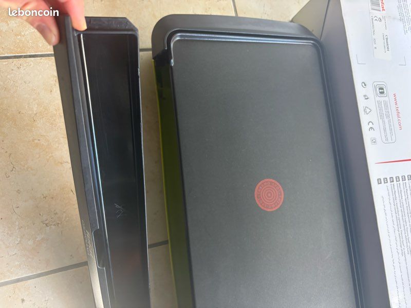 Tefal Maxi Plancha électrique, 2300 W, Revetement antiadhésif, Jusqu'a 12 personnes, Thermostat réglable, Pare vent, Taille XXL, Inox, CB690D12