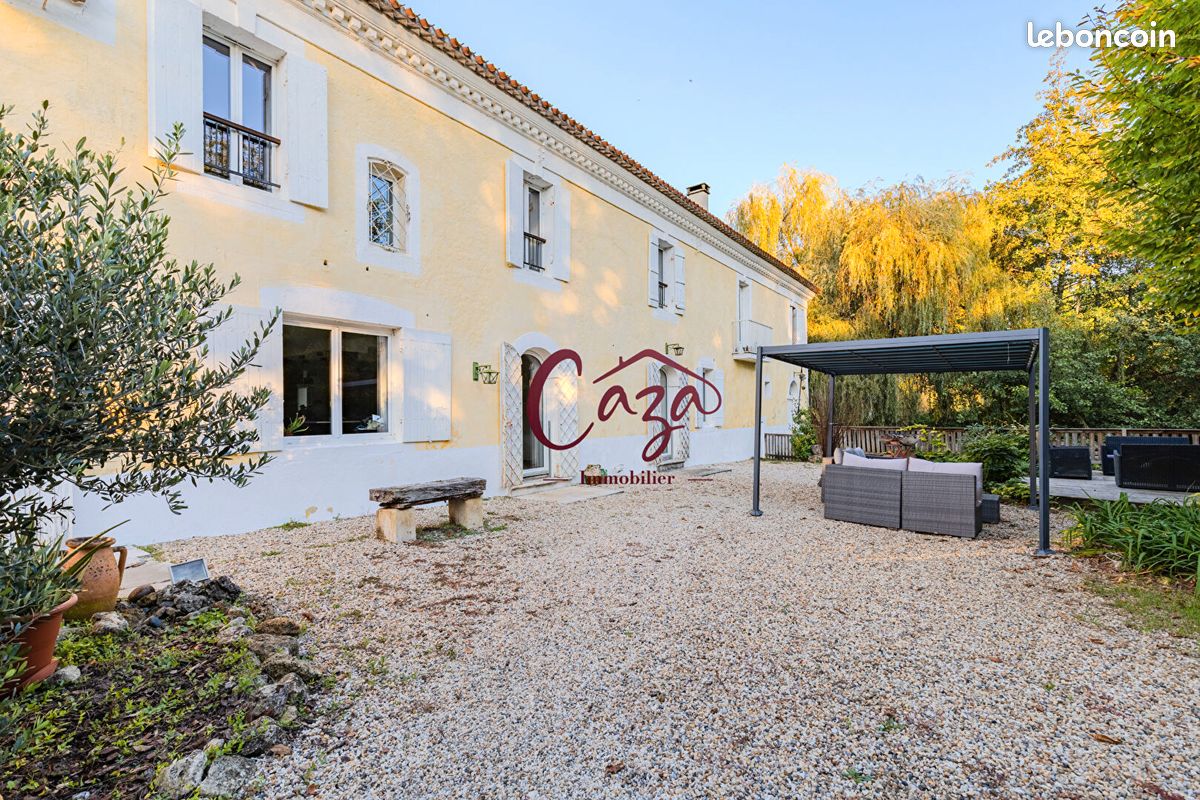 Maison 7 pièces 240 m² · à Camarsac · 240 m² · 725 000 €