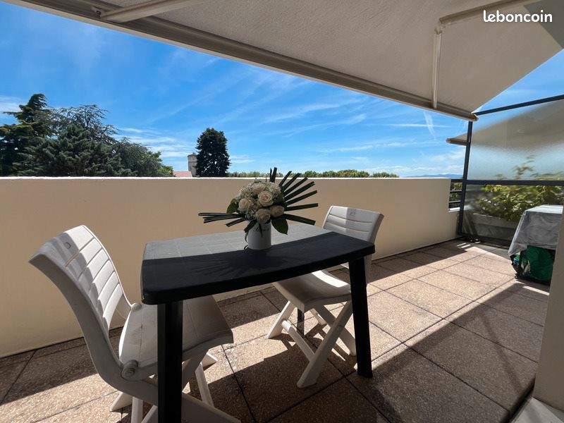 Appartement 4 pièces 100 m² · à Décines-Charpieu · 100 m² · 299 000 €