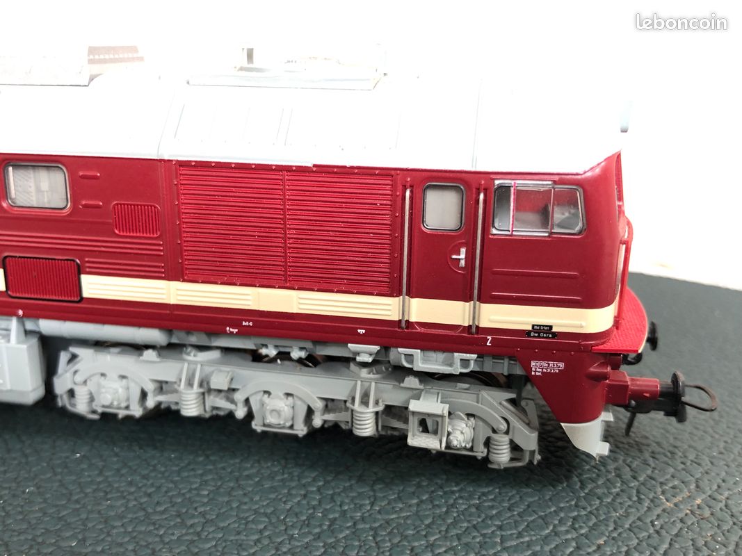 Roco Locomotive Diesel BR 212 Rouge – Échelle HO – Modélisme Ferroviaire – Neuf