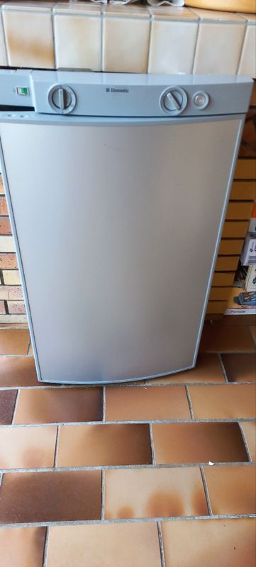 Réfrigérateur / Frigo Trimixte DOMETIC RM 5380 Neuf sur Gens de Confiance