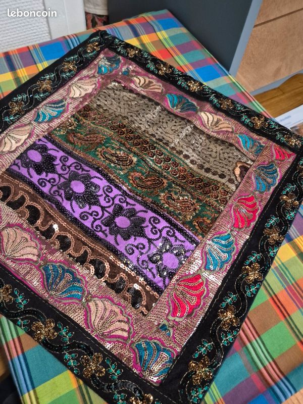 Housse de coussin en soie peint à la main - France