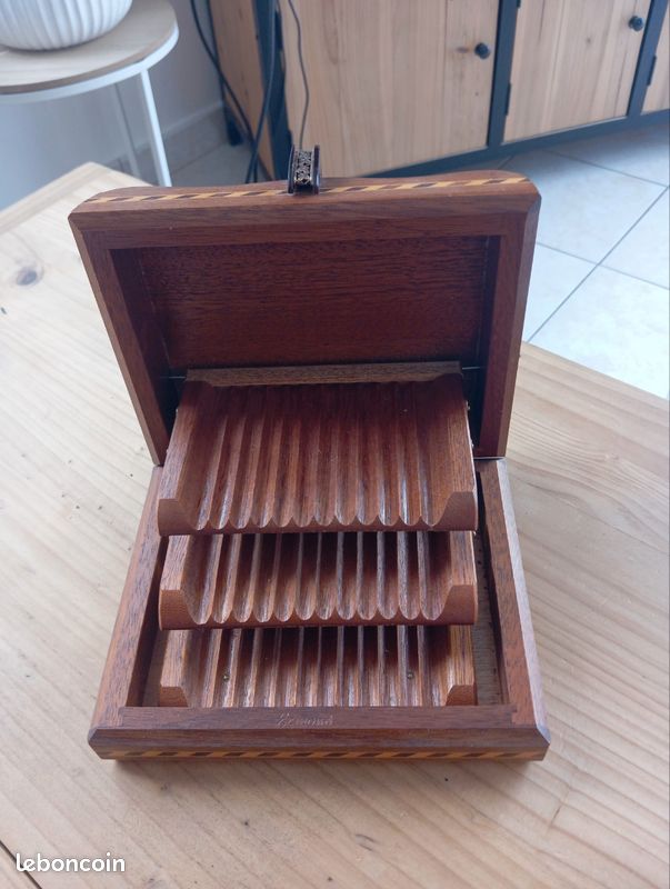 Boite  cigarettes en bois - Collection