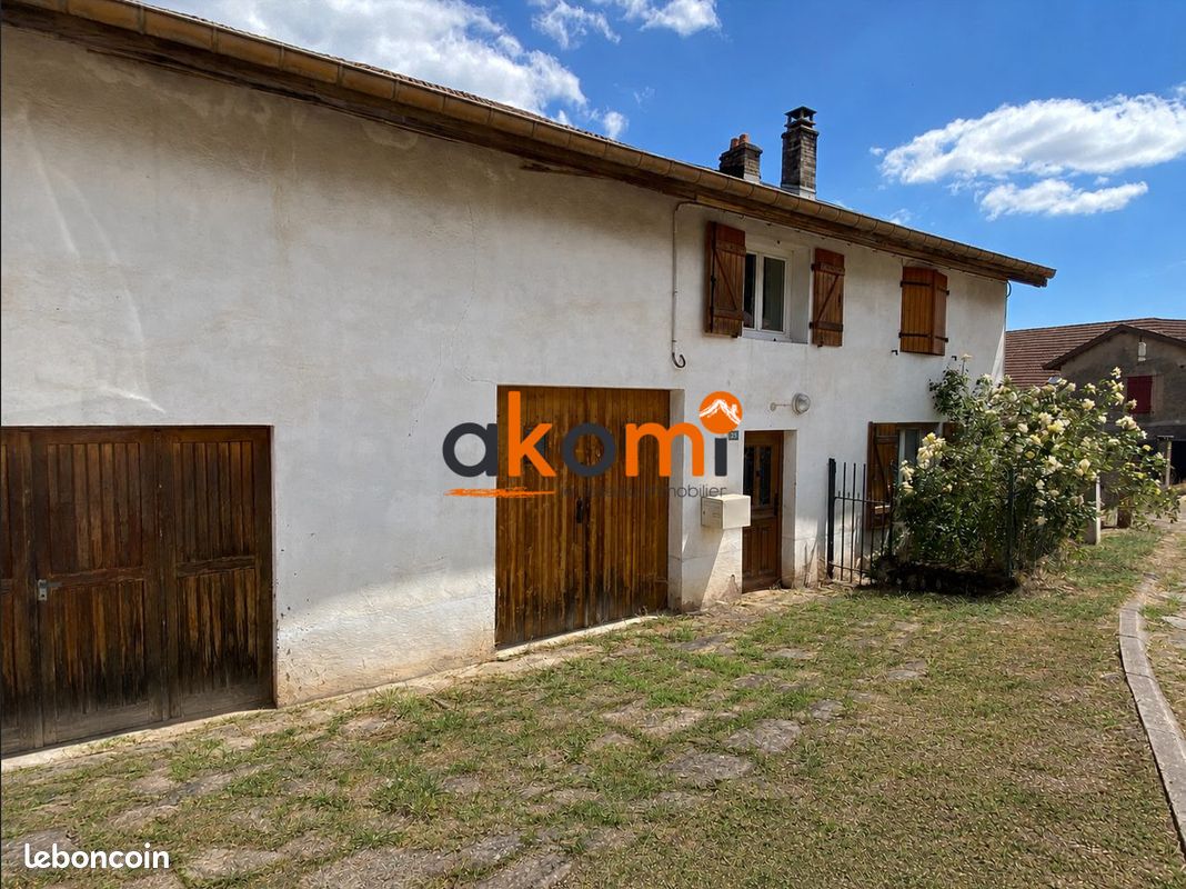 Maison 7 pièces 143 m² · à Étival-Clairefontaine · 143 m² · 153 000 €