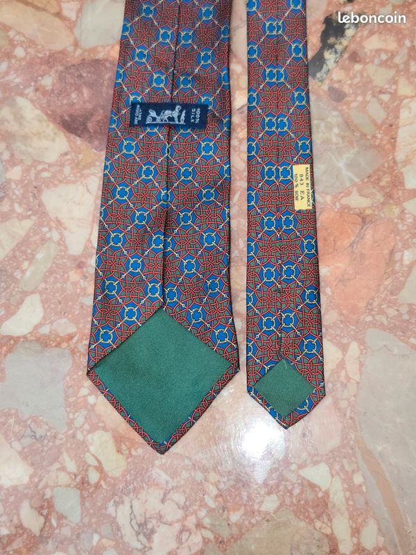 Cravate Hermès Vintage Etriers - 100% Soie Bleue Et Verte - Longueur 150cm - Très Bon état
