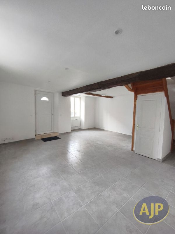 Maison 2 pièces 50 m² · à Bourg-l'Évêque · 50 m² · 520 €