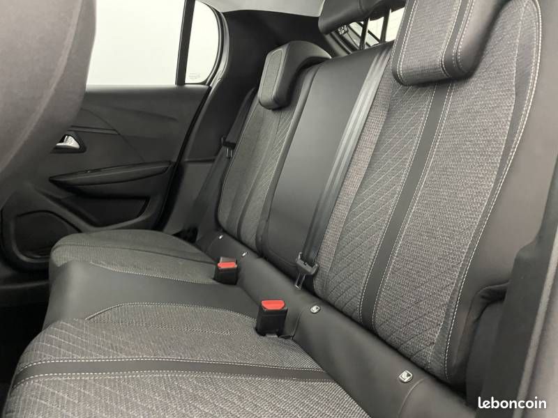 Peugeot 208 100 S&S BVM6 Allure (image 15)