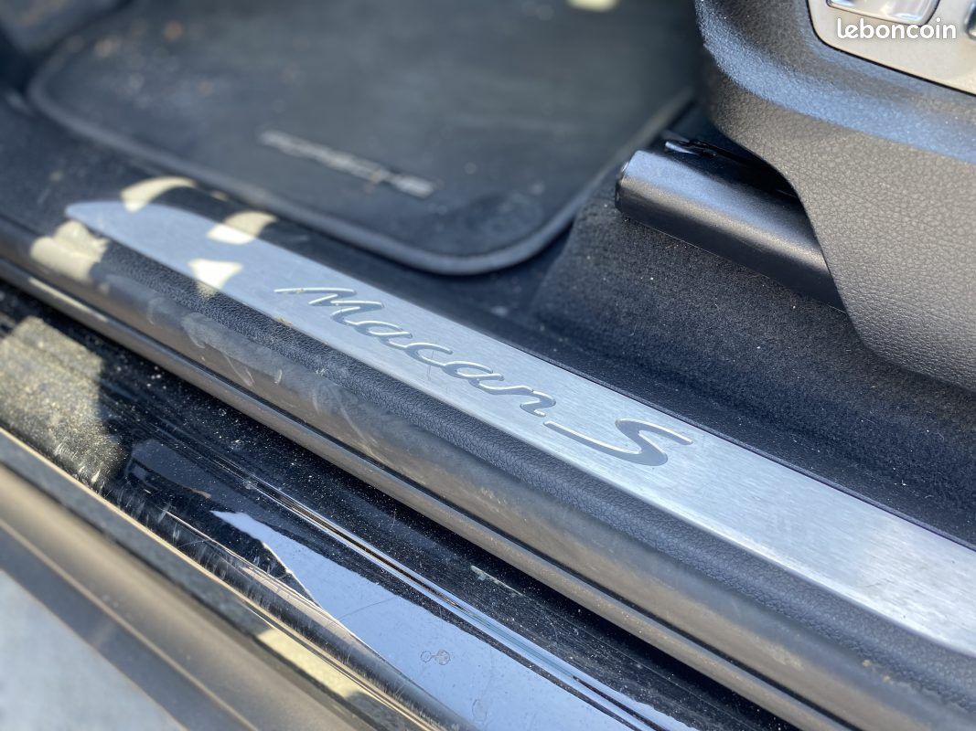 PORSCHE MACAN S 3.0D 258Ch PDK7 / Toit Ouvrant - Sièges électriques à mémoires (image 16)