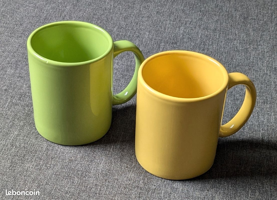 Lot de 2 mugs ( jaune et vert) / Hauteur 9,5 cm - Diamètre 8 cm (image 1)