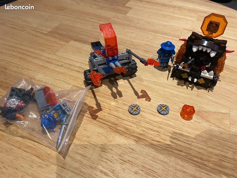 Lego Nexo Knights Set 70310 LEGO Knighton Battle Blaster Set 70310