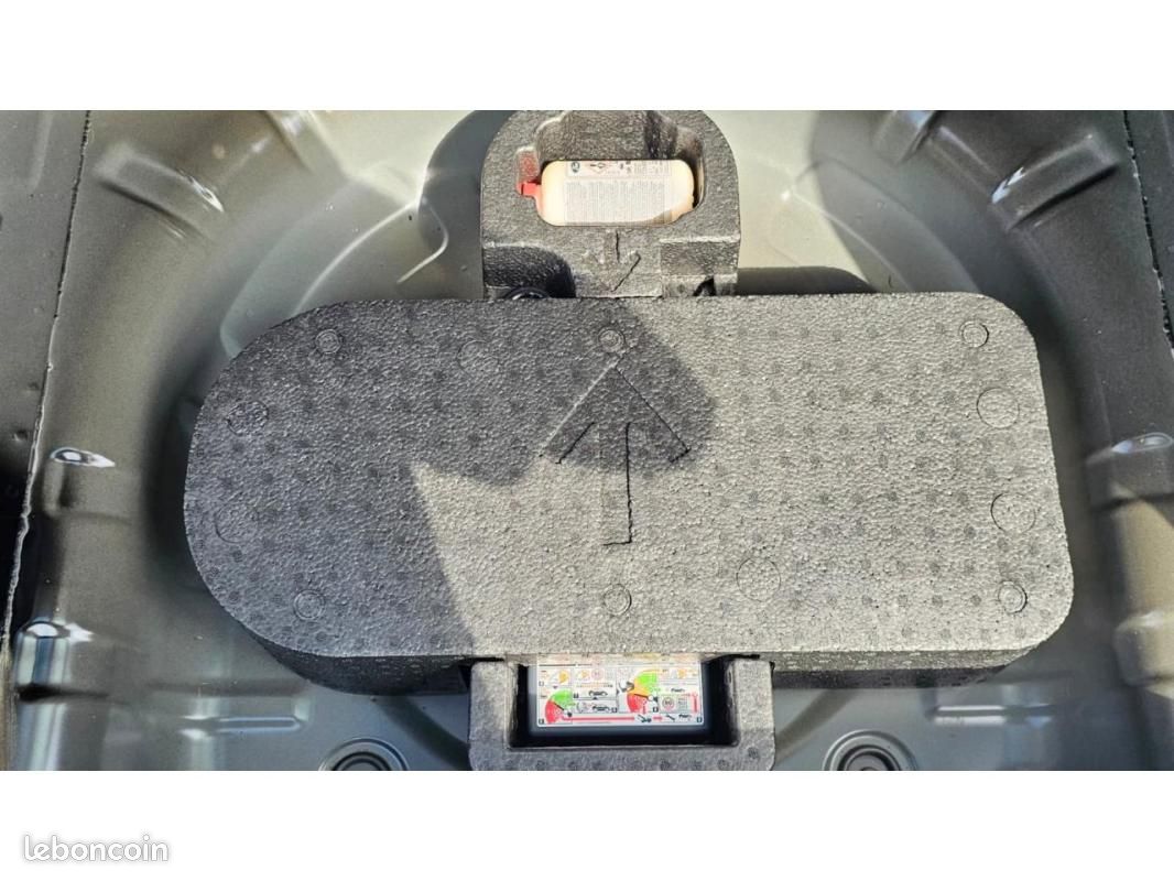 Ford Focus SW Connected 1.5 EcoBlue 120cv BVA inclus Camera de Recul + Attelage + Avertisseur ang... (image 26)