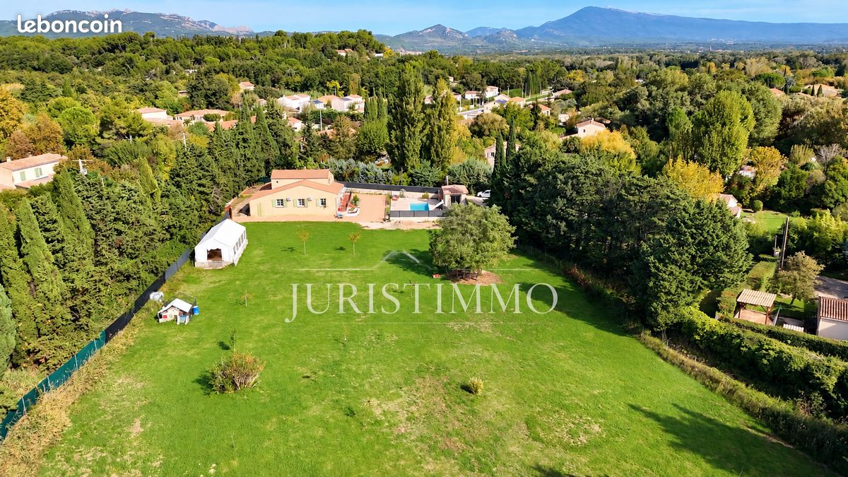 Maison 10 pièces 203 m² · à Sarrians · 203 m² · 380 750 €