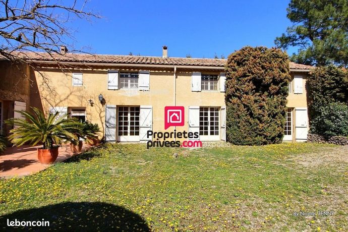 Mas 7 pièces 266 m²
