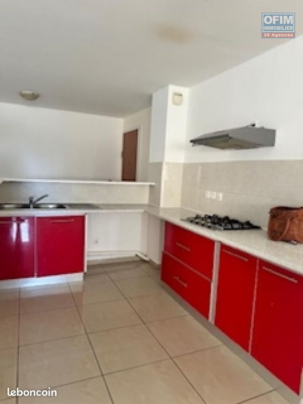 Appartement 3 pièces 94 m² · à Saint-Denis · 94 m² · 160 000 €