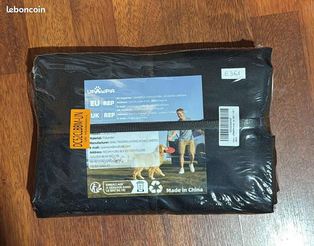 Protection Coffre Voiture Universelle Imperméable et Résistante pour Chiens avec Protection Latérale Protection Coffre Chien Facile à Nettoyer pour Voitures, SUV et Camion, 185 105 37cm - Noir