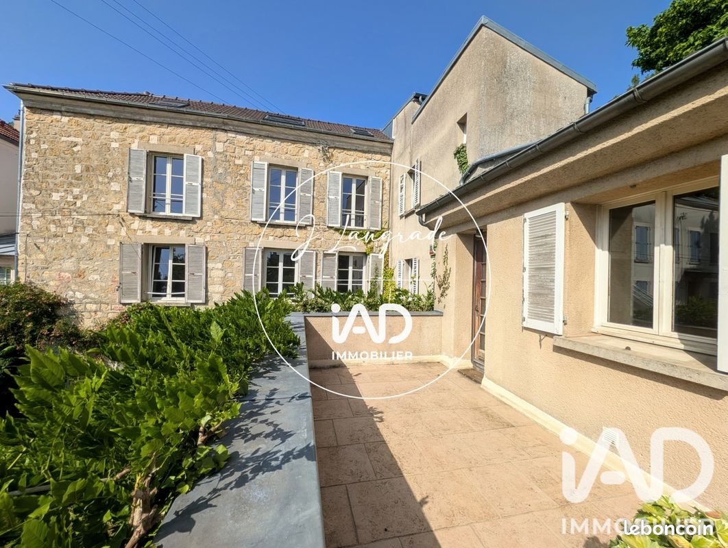 Maison 6 pièces 196 m² · à Pontoise · 196 m² · 420 000 €