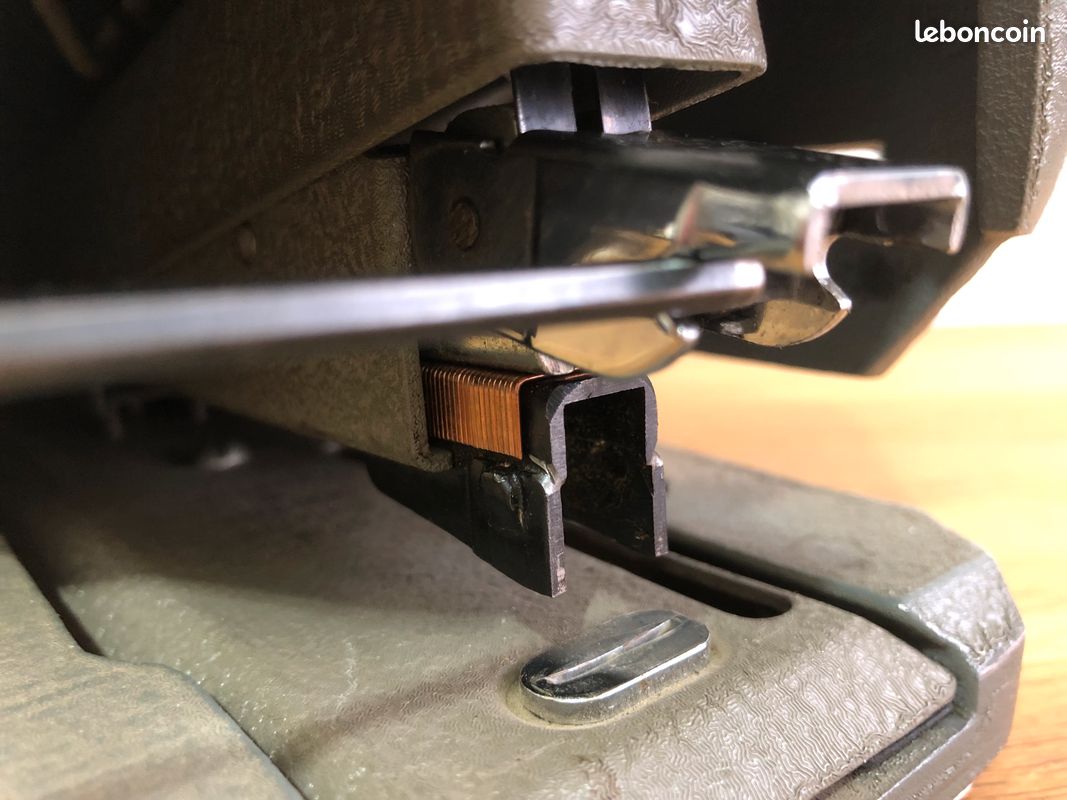 Agrafeuse électrique Bostitch Industrielle 220V (image 3)