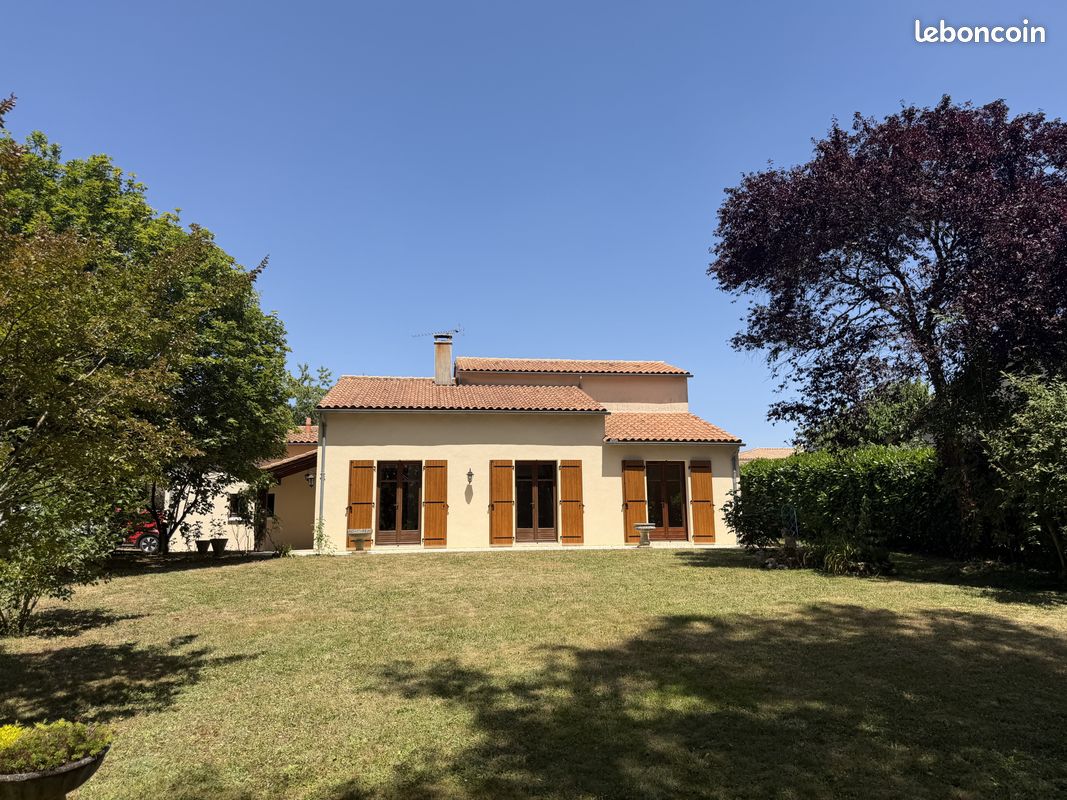 Maison 5 pièces 152 m² · à Chasseneuil-sur-Bonnieure · 152 m² · 199 000 €