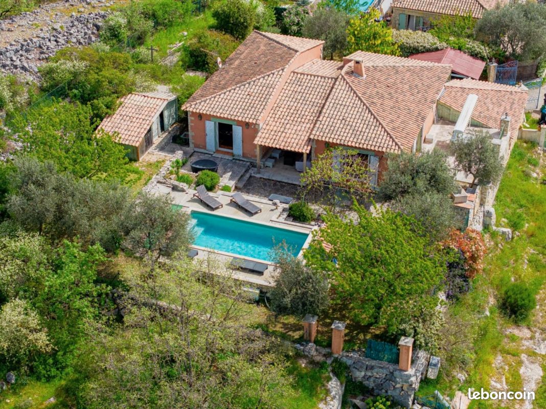 Maison 5 pièces 181 m² · à Saint-Vallier-de-Thiey · 181 m² · 600 000 €