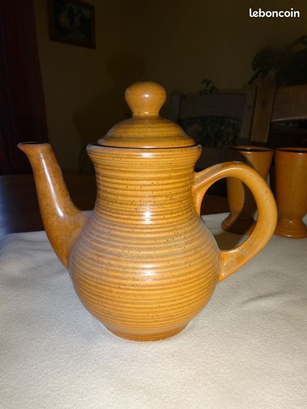 Lot De 6 Mazagrans + 1 Pot à Lait En Grès Beige - Formes Originales - Très Bon état