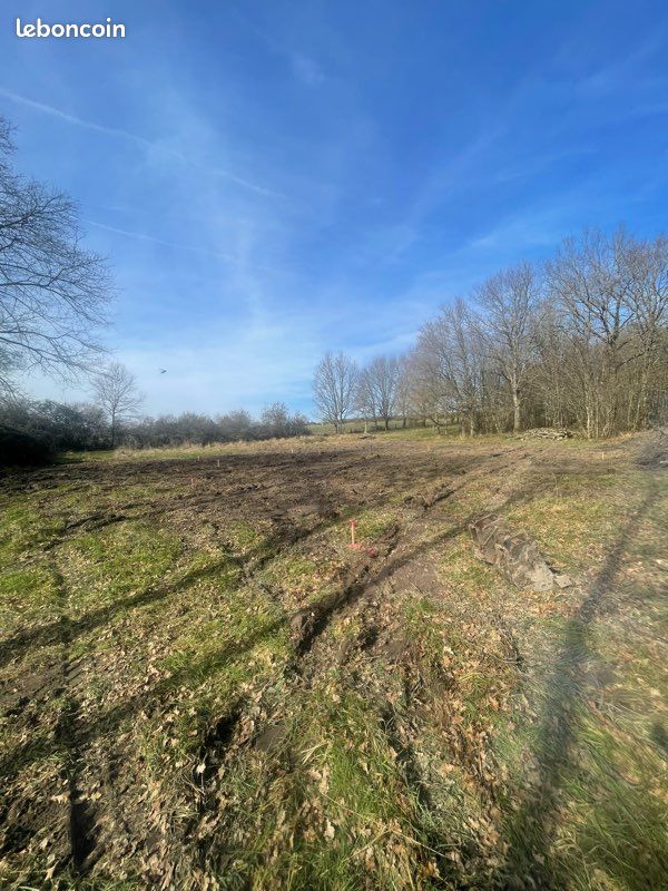Terrain viabilisé de 2020 m2 · à Vierzon · 41 000 €