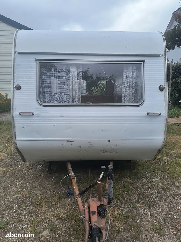 Caravane vintage 1977 (image 2)