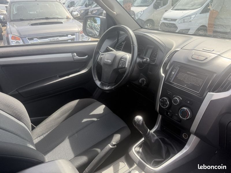 Isuzu D-MAX 2.5 TD 163 SPACE SOLAR A/C 4X4 (image 6)