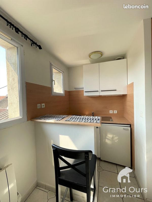 Appartement 1 pièce 20 m² · à Moulins · 20 m² · 365 €