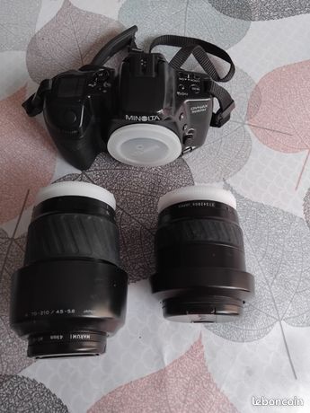 Minolta Dynax 5 + objectifs 28-80 mm + 75-300 mm + fourre-tout + trépied