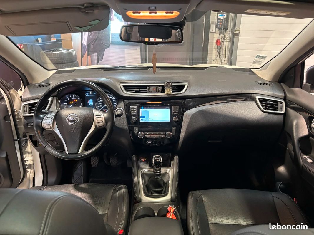 NISSAN QASHQAI 1.6 dCi 130 Stop/Start Tekna - excellent état - 86 000 km - intérieur cuir (image 15)