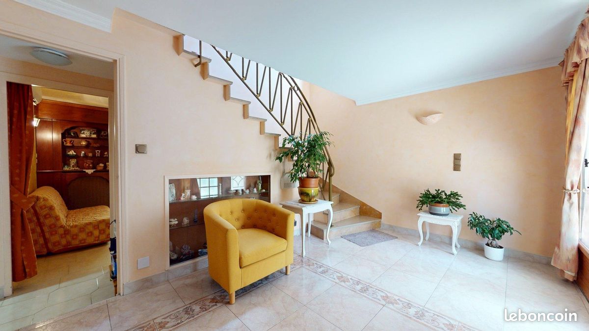 Maison 8 pièces 173 m² · à Drancy · 173 m² · 448 000 €