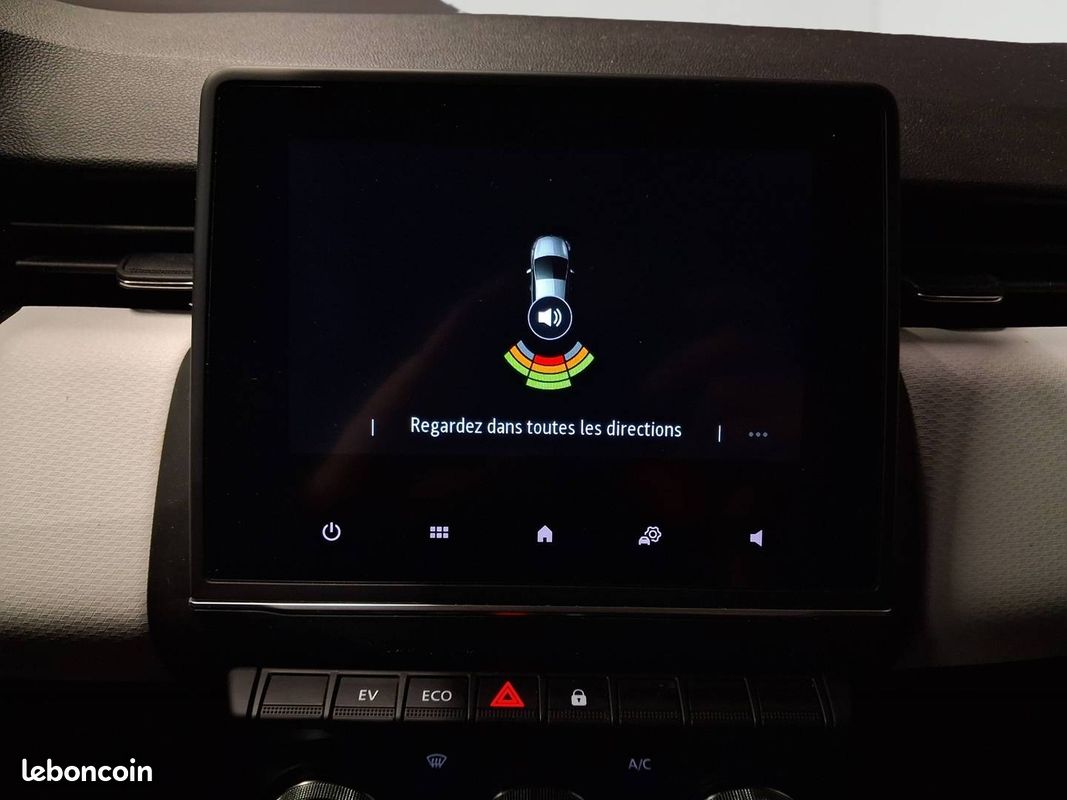 RENAULT Clio E-Tech full hybrid 145 Evolution (image 18)