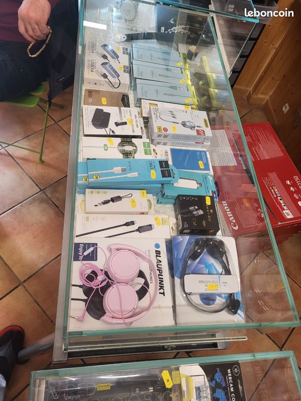 LOT de 1500 à 2 500 accessoires de téléphone (image 2)
