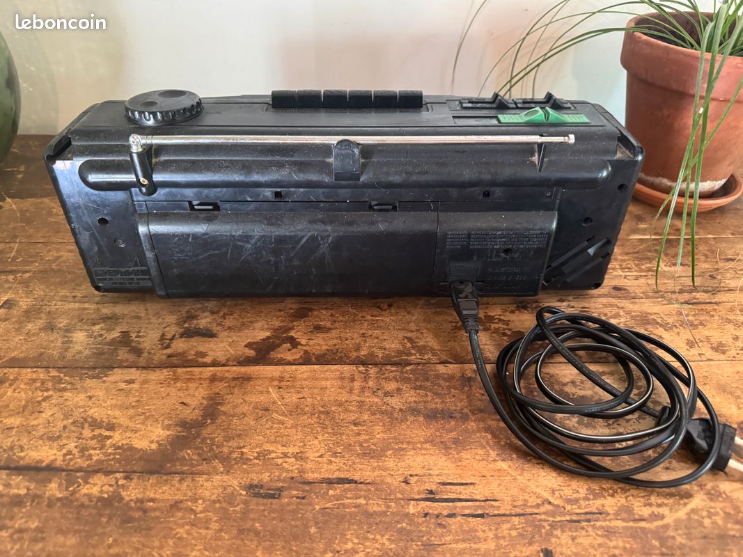 VINTAGE PHILIPS D8444 Boombox / Ghetto blaster Stereo Radio Cassette