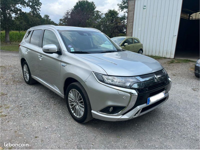 Mitsubishi Outlander 2,4 PHEV 230ch 4WD (image 1)