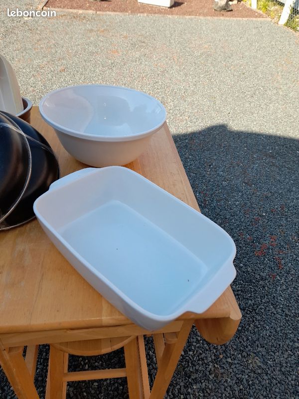 Saladier, plat, 3 couvercles et 2 terrines (image 1)