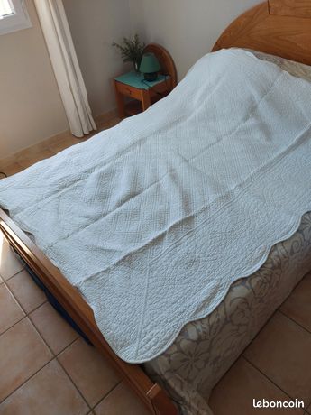 Plaid Boutis Ancien Alisson Vallée – Couvre-pieds 120x105 Cm – Bordeaux