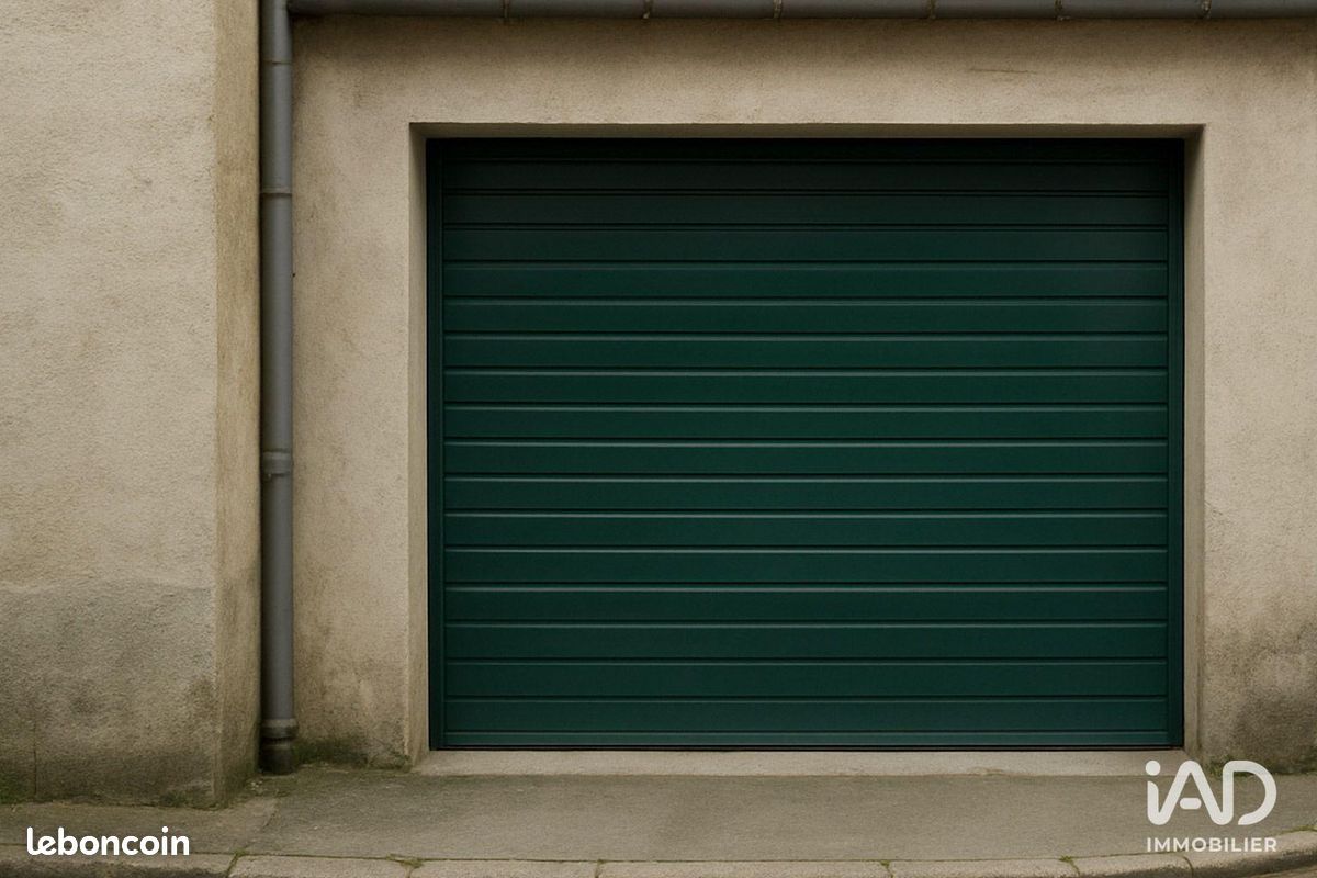 Parking 1 pièce 18 m² · à Orléans · 18 m² · 120 €/mois
