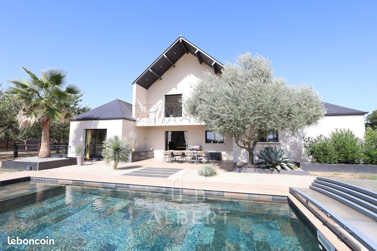 Maison 6 pièces 165 m² · à Doué-en-Anjou · 165 m² · 469 000 €