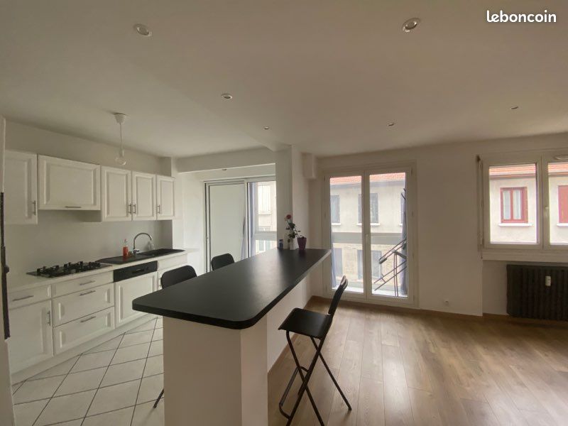 Appartement 4 pièces 77 m² · à Saint-Étienne · 76,7 m² · 99 000 €