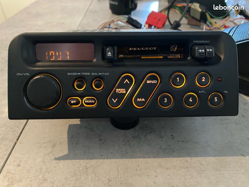 Autoradio poste auto radio Peugeot 106 MK1 phase 1 XSI S16 Audio 1030 Clarion PU9536A Vintage cassette (image 2)