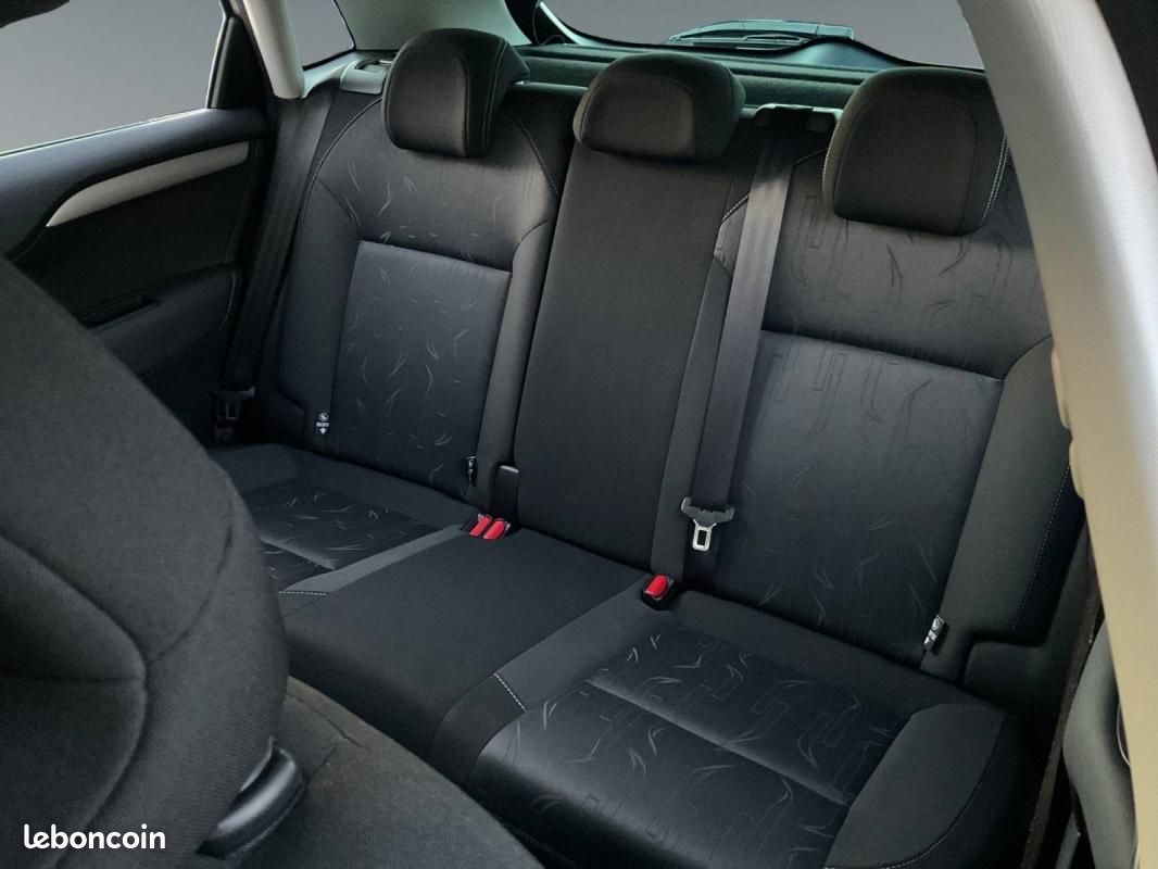 Citroën C4 II 1.6 e-HDi 115 FAP Confort BMP6 (image 16)