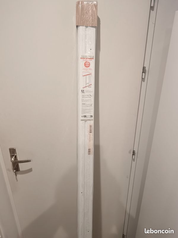 Ensemble rails placard (image 1)